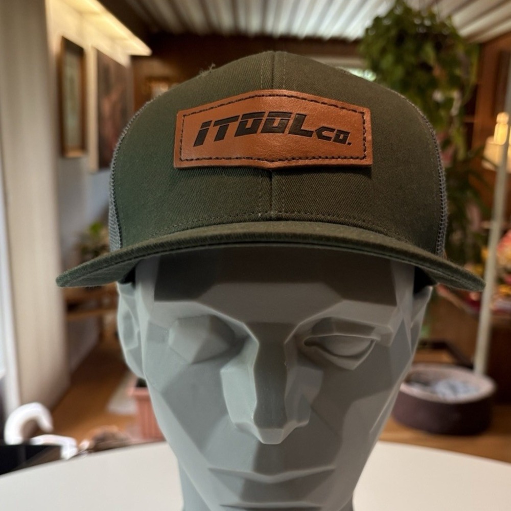iTOOLco Green Trucker Hat Snapback Mesh Cap Leather Patch Logo One Size OSFM